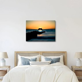 Tabloul cu bilă din sticlă în palmă (70x50 cm)