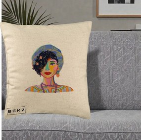 Perna Decorativa Portret Femeie Etnic Colorat, 40x40 cm, Bej, Husa Detasabila, Perna Inclusa, BEKZ®