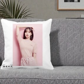 Perna Personalizata K-pop BLACKPINK Lisa Roz, 40x40 cm, Alba Mata, Husa Detasabila, Perna Inclusa, BEKZ®
