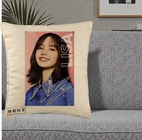 Perna Personalizata K-pop BLACKPINK Lisa cu Semnatura, 40x40 cm, Bej, Husa Detasabila, Perna Inclusa, BEKZ®