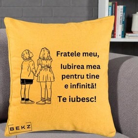 Cadou pentru Frate - Perna Personalizata Fratele Meu Te Iubesc Copii Tinand Maini Line Art, 40x40 cm, Galben, Husa Detasabila, Perna Inclusa, BEKZ®