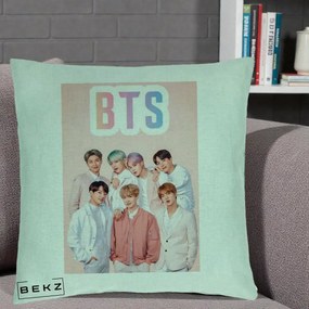 Perna Personalizata K-pop BTS Foto Grup cu BTS si Fond Roz Pastel, 40x40 cm, Verde Menta, Husa Detasabila, Perna Inclusa, BEKZ®