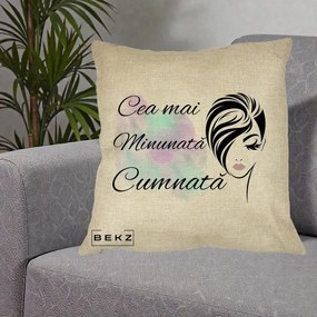 Cadou pentru Cumnata - Perna Personalizata Cea mai Minunata Cumnata cu Silueta Dama si Pete Multicolor, 40x40 cm, Crem, Husa Detasabila, Perna Inclusa, BEKZ®