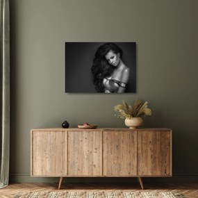 Tablou pe sticlă - Portretul unei femei seducătoare, alb-negru (70x50 cm)
