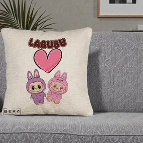 Perna Personalizata Labubu Cuplu Inima, 40x40 cm, Bej Canapea, Husa Detasabila, Perna Inclusa, BEKZ®