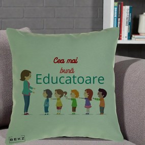 Cadou pentru Educatoare - Perna Personalizata Cea mai Buna Educatoare cu Ilustratie Copii si Educatoare, 40x40 cm, Verde, Husa Detasabila, Perna Inclusa, BEKZ®
