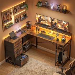 HOMCOM Birou de gaming în formă de L cu priză integrată, iluminare LED, 4 sertare, suport monitor 155x110x91,4 cm Maro | Aosom Romania