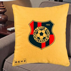 Perna Personalizata FC Bihor Oradea 1902 Fotbal, 40x40 cm, Galben, Husa Detasabila, Perna Inclusa, BEKZ®