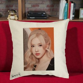 Perna Personalizata K-pop BLACKPINK cu Funda Rosie, 40x40 cm, Ecru, Husa Detasabila, Perna Inclusa, BEKZ®