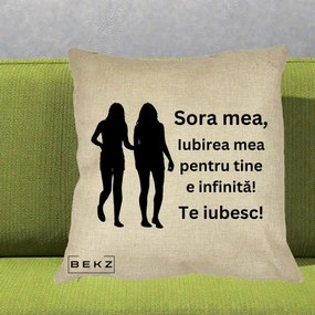 Cadou pentru Sora - Perna Personalizata Sora Mea Te Iubesc Siluete Negre Tinand Maini, 40x40 cm, Crem, Husa Detasabila, Perna Inclusa, BEKZ®