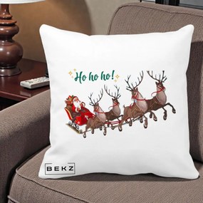 Perna Decorativa Ho Ho Ho Mos Craciun cu Sanie si Reni, 40x40 cm, Alba Mata, Husa Detasabila, Perna Inclusa, BEKZ®