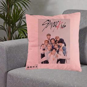 Perna Personalizata K-pop Stray Kids cu Foto Grup Alb-Albastru, 40x40 cm, Roz, Husa Detasabila, Perna Inclusa, BEKZ®