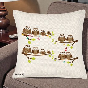 Perna Decorativa Familie de Bufnite pe Ramuri, 40x40 cm, Crem Reliefat, Husa Detasabila, Perna Inclusa, BEKZ®