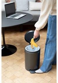 Cos de gunoi cu pedala Brabantia NewIcon 1008842, 12 L, Inchidere lina, Baza antiderapanta, Gri inchis