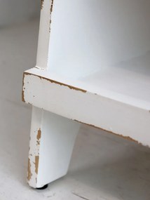 Banca din lemn, cu raft de depozitare