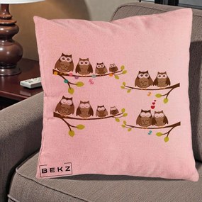 Perna Decorativa Familie de Bufnite pe Ramuri, 40x40 cm, Roz, Husa Detasabila, Perna Inclusa, BEKZ®