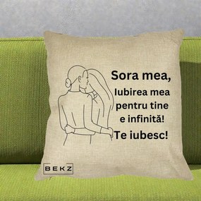Cadou pentru Sora - Perna Personalizata Sora Mea Te Iubesc Imbratisare din Spate Line Art, 40x40 cm, Crem, Husa Detasabila, Perna Inclusa, BEKZ®