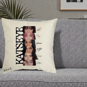 Perna Personalizata K-pop KATSEYE Semnaturi Membre Foto, 40x40 cm, Ecru, Husa Detasabila, Perna Inclusa, BEKZ®