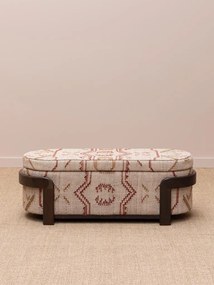 Banchetă tip cufăr din kilim de lână natur și bordo și lemn de acacia maro închis, cu spațiu de depozitare, finisaj mat, 47,5 x 132 cm, „Sienna”