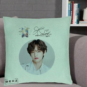 Perna Personalizata K-pop BTS V Taehyung Portret Cerc Autograf, 40x40 cm, Verde Menta, Husa Detasabila, Perna Inclusa, BEKZ®
