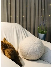 Pernă decorativă pentru copii crem cu tapițerie din țesătură bouclé Ball – Wigiwama