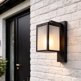 Lămpă de perete exterioară neagră cu sticlă striată IP44 - Charlois