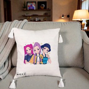 Perna Personalizata K-pop HUNTRX Trio Anime Stele, 40x40 cm, Bej cu Franjuri, Husa Detasabila, Perna Inclusa, BEKZ®