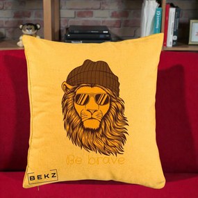 Perna Decorativa Leu Hipster Be Brave, 40x40 cm, Galben, Husa Detasabila, Perna Inclusa, BEKZ®