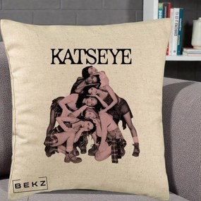 Perna Personalizata K-pop KATSEYE Foto Roz Vintage, 40x40 cm, Bej, Husa Detasabila, Perna Inclusa, BEKZ®