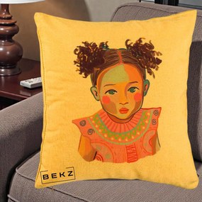 Perna Decorativa Fetita Vesela Portret Colorat, 40x40 cm, Galben, Husa Detasabila, Perna Inclusa, BEKZ®