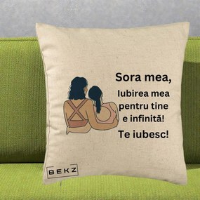 Cadou pentru Sora - Perna Personalizata Sora Mea Te Iubesc Doua Fete Fashioniste Line Art, 40x40 cm, Bej, Husa Detasabila, Perna Inclusa, BEKZ®