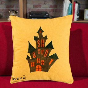 Perna Decorativa Halloween Casa Bantuita Minimalista, 40x40 cm, Galben, Husa Detasabila, Perna Inclusa, BEKZ®