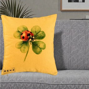 Perna Decorativa Buburuza Norocoasa pe Trifoi cu Patru Foi, 40x40 cm, Galben, Husa Detasabila, Perna Inclusa, BEKZ®