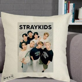 Perna Personalizata K-pop Stray Kids STRAYKIDS Alb-Negru cu Foto Grup, 40x40 cm, Ecru, Husa Detasabila, Perna Inclusa, BEKZ®