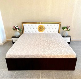 Set pat tapitat Family, culoare alb / wenge, cu 2 noptiere si saltea superotopedica lux 160 x 200 cm