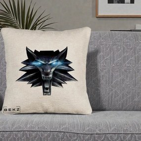 Perna Decorativa The Witcher Wolf Head, 40x40 cm, Bej Canapea, Husa Detasabila, Perna Inclusa, BEKZ®