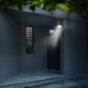 Solight WL913-LED Proiector solar reglabil cu senzor LED 6W 2200mAh IP65