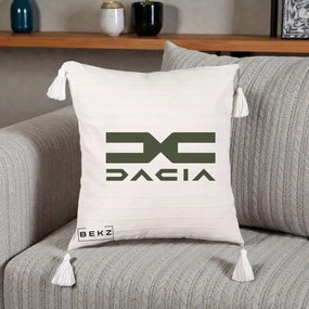 Perna Personalizata cu emblema Dacia, 40x40 cm, Bej cu Franjuri, Husa Detasabila, Perna Inclusa, BEKZ®