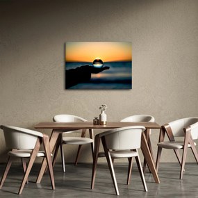 Tabloul cu bilă din sticlă în palmă (70x50 cm)