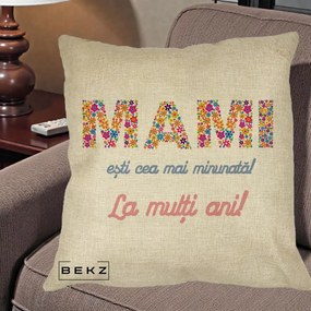 Cadou pentru Mama - Perna Personalizata Mami Esti Cea mai Minunata La Multi Ani cu Litere Florale, 40x40 cm, Crem, Husa Detasabila, Perna Inclusa, BEKZ®