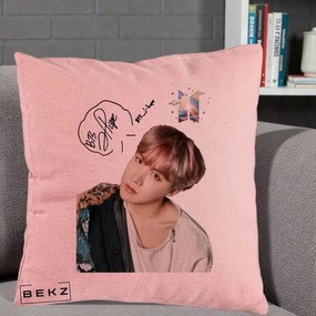 Perna Personalizata K-pop BTS J-Hope Par Roz Autograf, 40x40 cm, Roz, Husa Detasabila, Perna Inclusa, BEKZ®