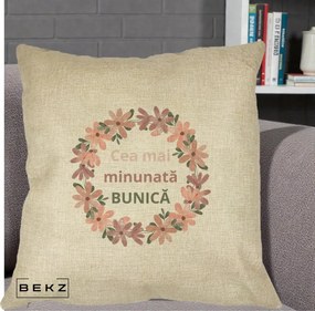 Cadou pentru Bunica - Perna Personalizata Cea Mai Minunata Bunica Coronita Flori Roz, 40x40 cm, Crem, Husa Detasabila, Perna Inclusa, BEKZ®