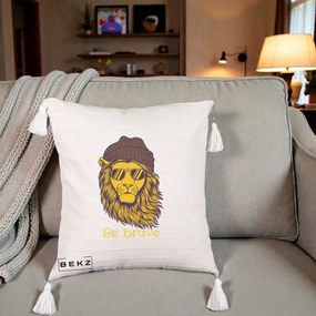 Perna Decorativa Leu Hipster Be Brave, 40x40 cm, Bej cu Franjuri, Husa Detasabila, Perna Inclusa, BEKZ®