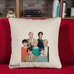 Perna Personalizata K-pop BTS Fotografie Grup Tinute Elegante, 40x40 cm, Bej Canapea, Husa Detasabila, Perna Inclusa, BEKZ®