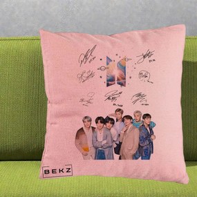 Perna Personalizata K-pop BTS Autografe Toti Membrii Fotografie, 40x40 cm, Roz, Husa Detasabila, Perna Inclusa, BEKZ®