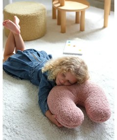 Pernă decorativă pentru copii roz cu tapițerie din țesătură bouclé U – Wigiwama