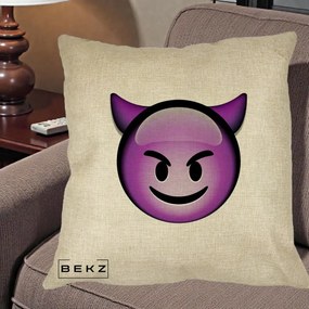 Perna Decorativa Emoji Diavol Mov, 40x40 cm, Crem, Husa Detasabila, Perna Inclusa, BEKZ®