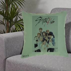 Perna Personalizata K-pop Stray Kids cu Foto Grup Alb-Albastru, 40x40 cm, Verde, Husa Detasabila, Perna Inclusa, BEKZ®
