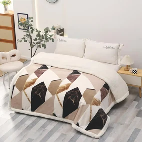 Patura pufoasa cu blanita, groasa 2.3 kg, 200x230 cm, PMB03