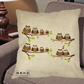 Perna Decorativa Familie de Bufnite pe Ramuri, 40x40 cm, Crem, Husa Detasabila, Perna Inclusa, BEKZ®